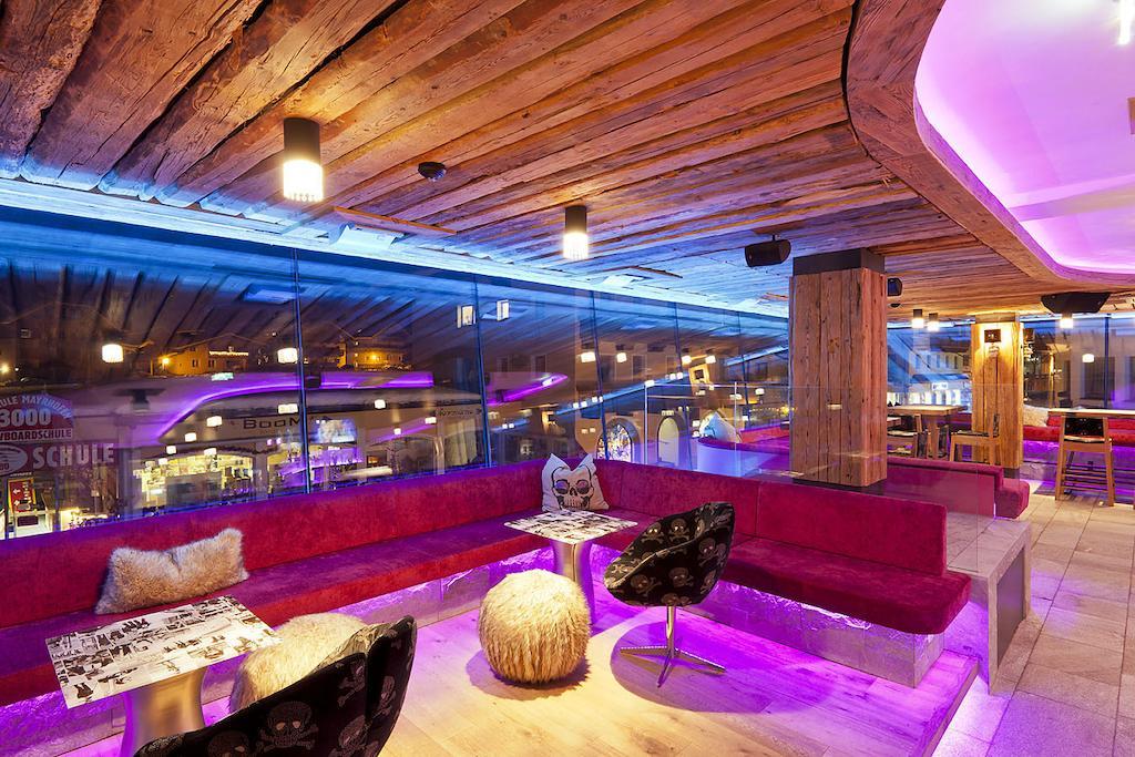 Harakiri Partyhouse Hotel Mayrhofen Exterior foto